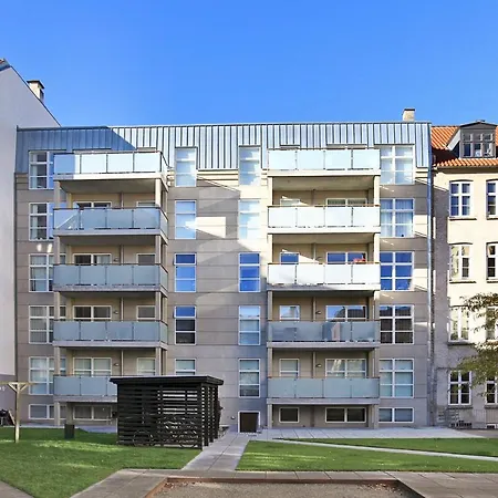 Lux Apartm, 2 Full Bathrooms, 2tv Apartment